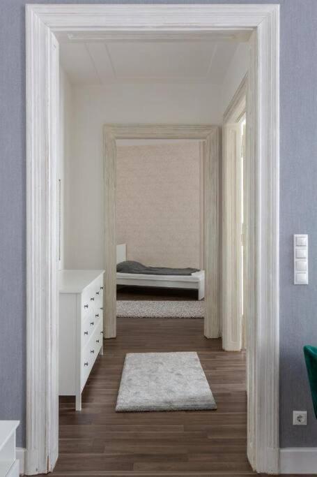 Apartment Chic, Captivating Space Near Opera House Budapest